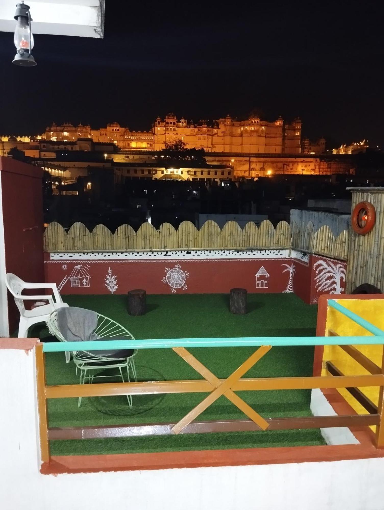 City And Palace View Guest House ウダイプル エクステリア 写真